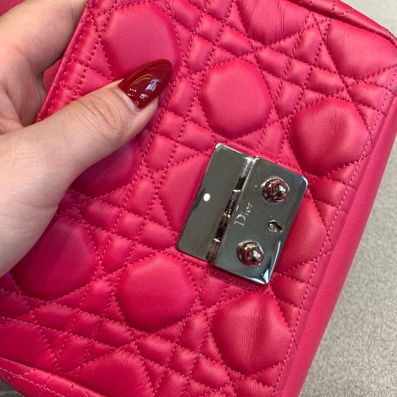 Dior迪奧玫粉色菱格紋小羊皮銀扣鏈條包單-8