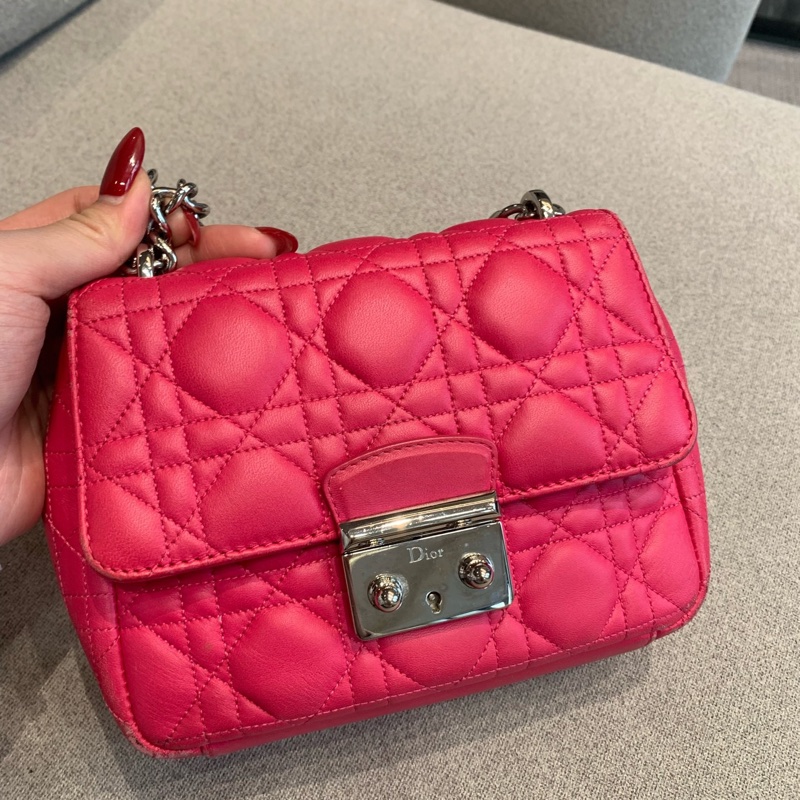 Dior迪奧玫粉色菱格紋小羊皮銀扣鏈條包單-10