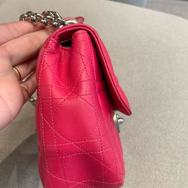 Dior迪奧玫粉色菱格紋小羊皮銀扣鏈條包單-11