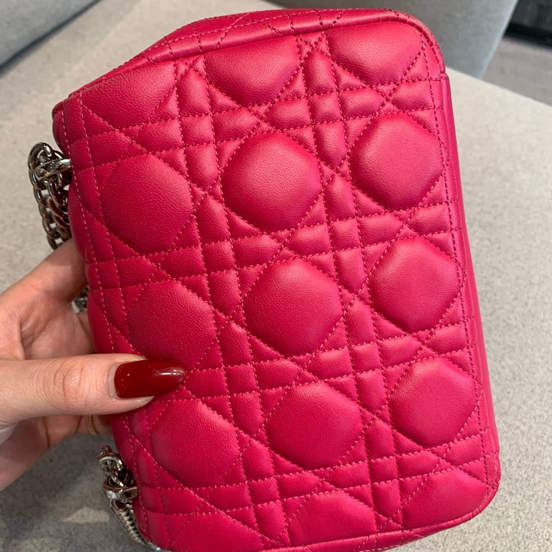 Dior迪奧玫粉色菱格紋小羊皮銀扣鏈條包單-12