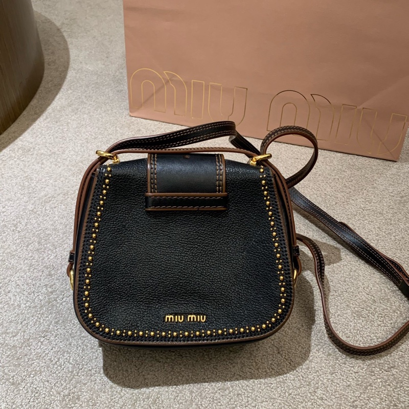 MiuMiu繆繆黑色鉚釘馬鞍包斜挎包鑲鑽寶石水鑽裝飾-2