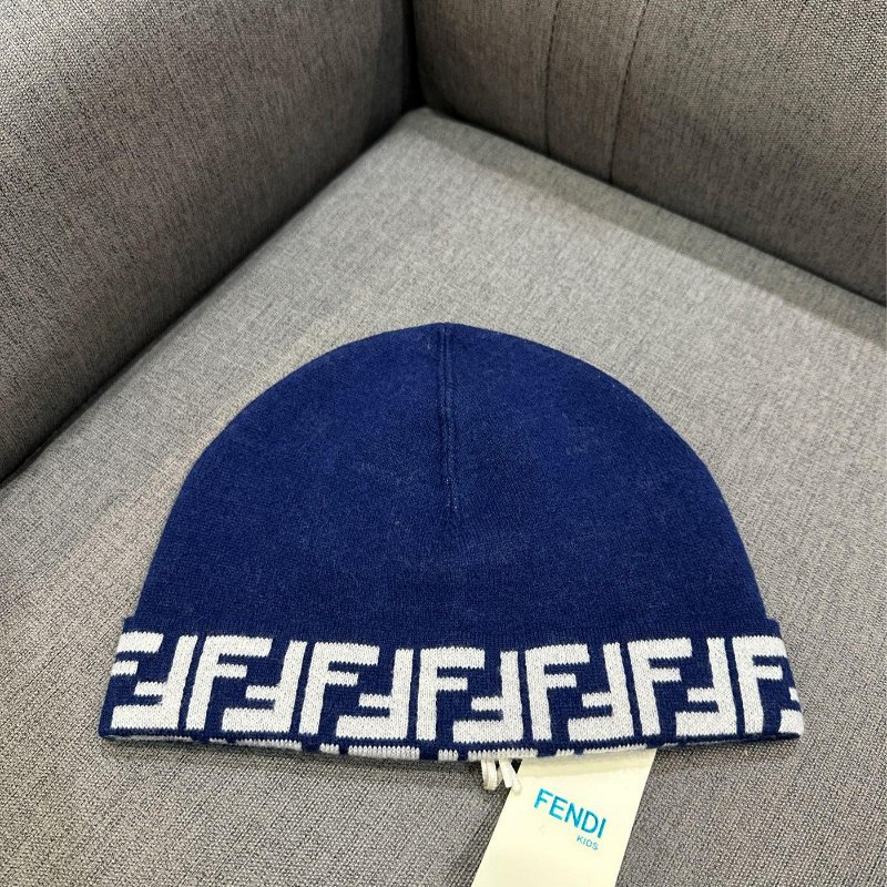 💎Han's house精品服飾💎FENDI 芬迪 滿版 FF 毛帽 雙面用 原價10900-0