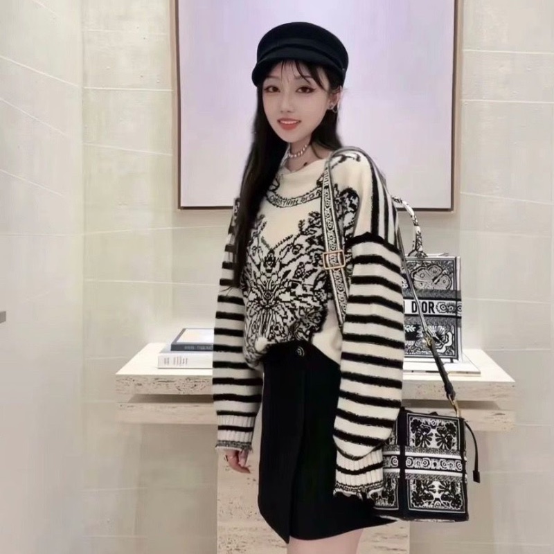 Dior Bubble刺繡字母花卉水桶包 23*14*14cm  95新 配件盒子 塵袋-0