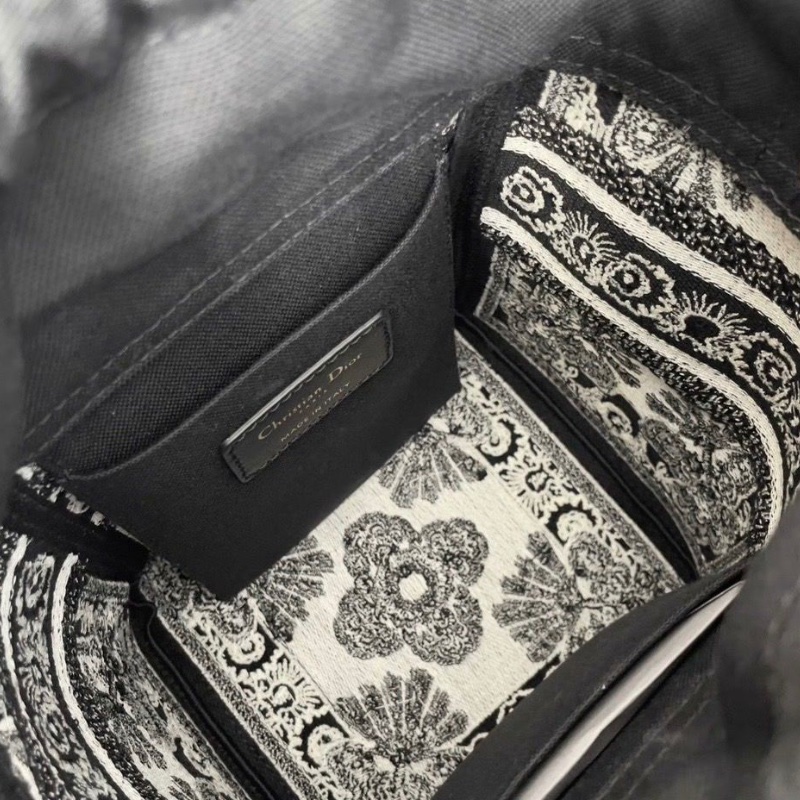 Dior Bubble刺繡字母花卉水桶包 23*14*14cm  95新 配件盒子 塵袋-2