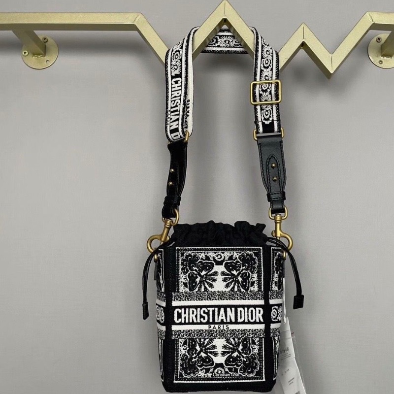 Dior Bubble刺繡字母花卉水桶包 23*14*14cm  95新 配件盒子 塵袋-5