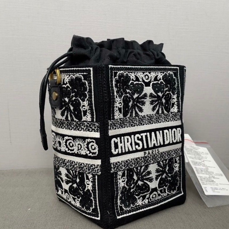 Dior Bubble刺繡字母花卉水桶包 23*14*14cm  95新 配件盒子 塵袋-7