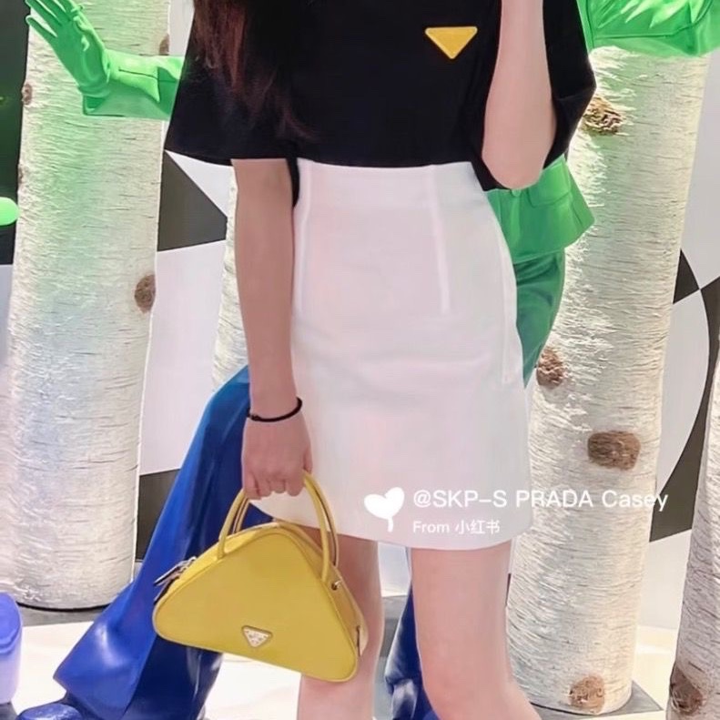 PRADA檸檬黃銀扣Triangle 三角手提肩背斜背保齡球包25*14*11  9新 配件塵袋-0