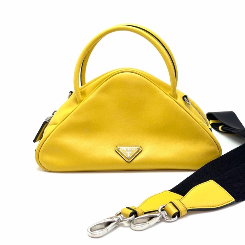 PRADA檸檬黃銀扣Triangle 三角手提肩背斜背保齡球包25*14*11  9新 配件塵袋-1