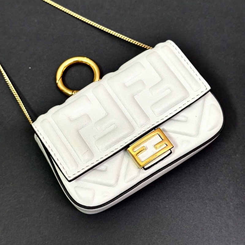 FENDI baguette超迷你經典FF壓紋白金鍊條零錢包10.5*6*2 9新 配件塵袋-1