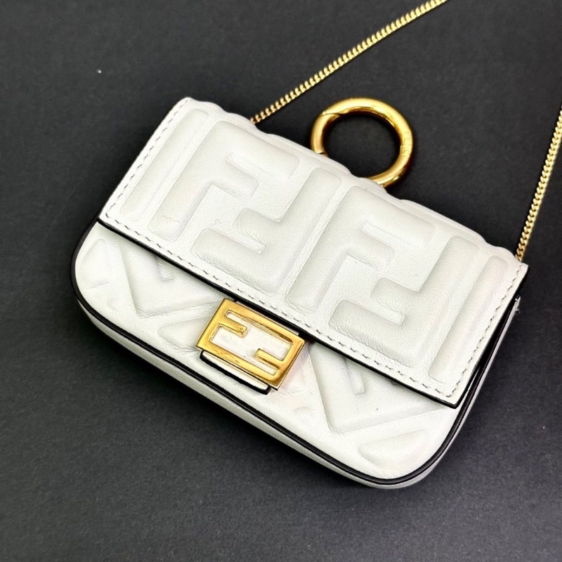 FENDI baguette超迷你經典FF壓紋白金鍊條零錢包10.5*6*2 9新 配件塵袋-4