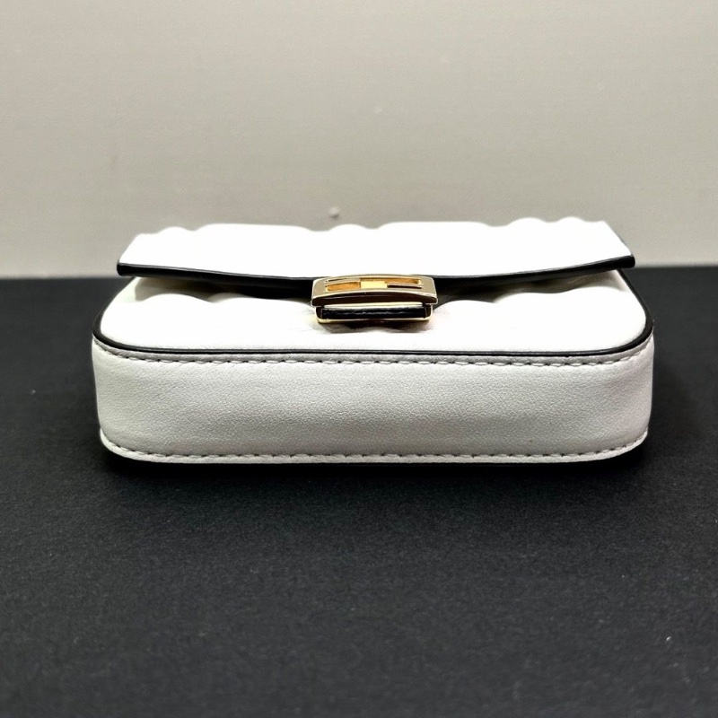 FENDI baguette超迷你經典FF壓紋白金鍊條零錢包10.5*6*2 9新 配件塵袋-5