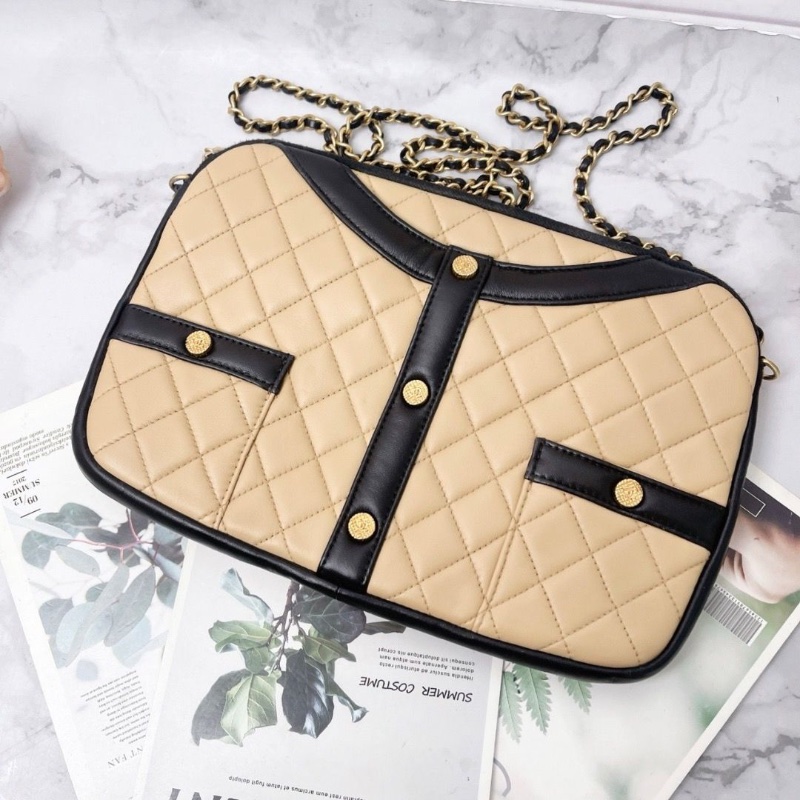 Chanel 拼色衣服包肩背包腋下包29X19X2 9新 配件塵袋-1