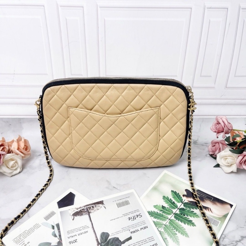 Chanel 拼色衣服包肩背包腋下包29X19X2 9新 配件塵袋-3