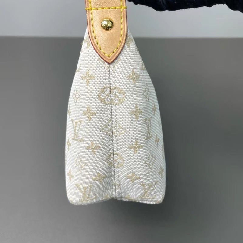 LV 芯片款 沙丘色飯盒包 24s限定牛津布款,很溫柔的顏色 18*13*6 9新 配件塵袋-4