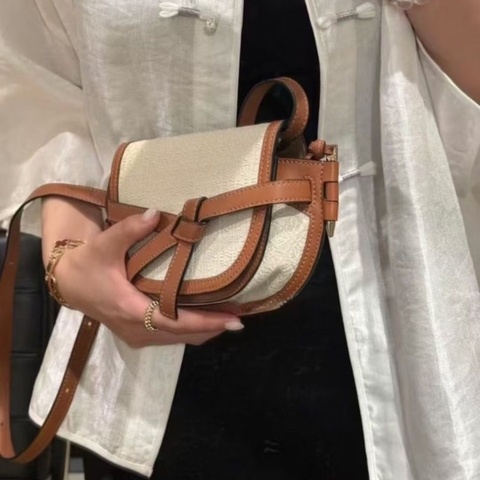 Loewe gate mini 焦糖色 牛皮 蝴蝶結 馬鞍包12.5*21*9.5  95新 配件塵袋