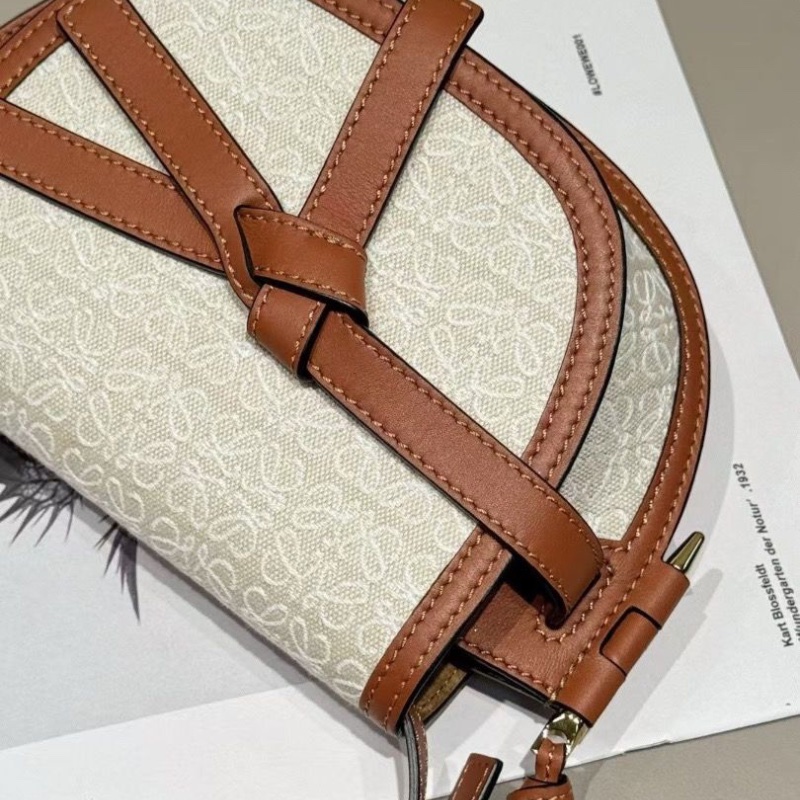 Loewe gate mini 焦糖色 牛皮 蝴蝶結 馬鞍包12.5*21*9.5 95新 配件塵袋-6