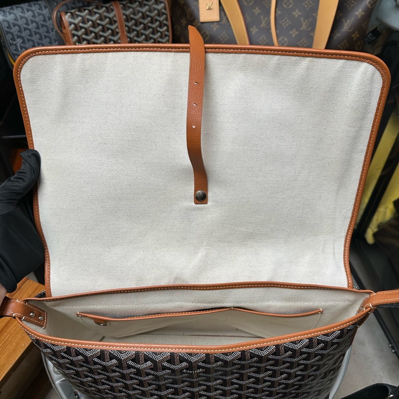Goyard戈雅焦糖色Capetien帆布拼皮老花滿印翻蓋郵差包 23 編碼-7