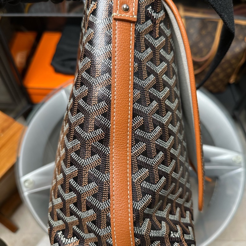 Goyard戈雅焦糖色Capetien帆布拼皮老花滿印翻蓋郵差包 23 編碼-9