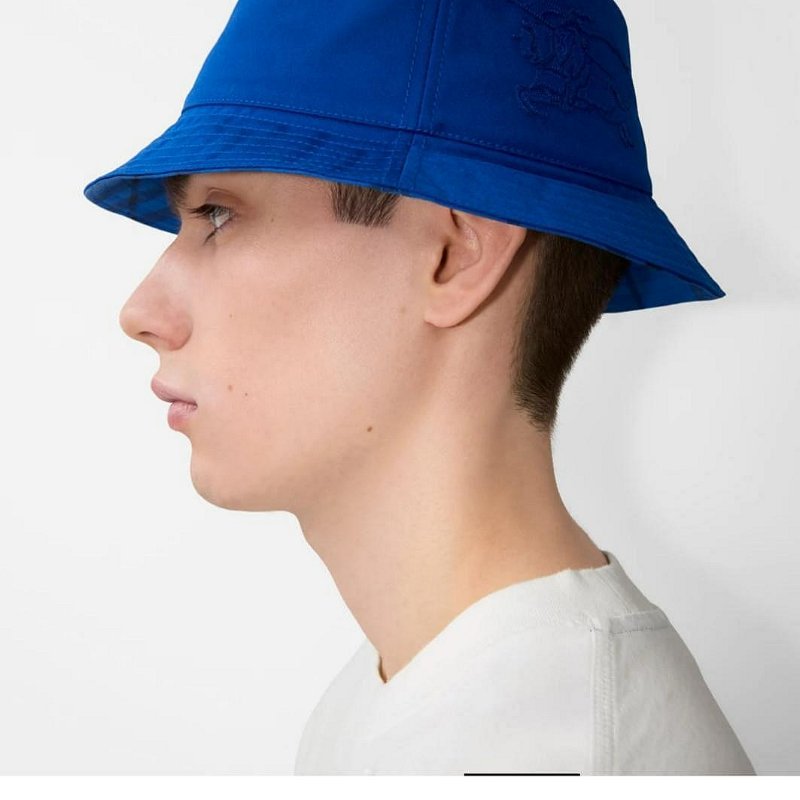 💎Han's house精品服飾💎 Burberry 戰馬 騎士 格紋 漁夫 帽子 雙面 男女可帶 原價14900-3