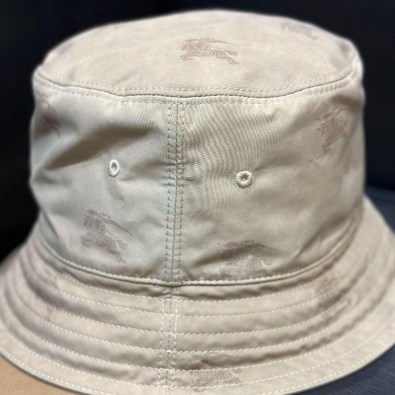 💎Han's house精品服飾💎 BURBERRY 戰馬 漁夫 帽子 男女可帶 現貨M 原價18200-1