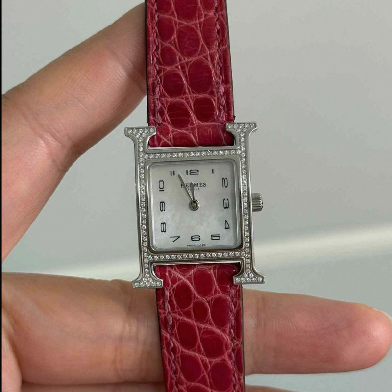 【超低價擁有鱷魚皮‼️富貴逼人✨富婆必備😆】HERMES 愛馬仕 HH1.235 w 047211ww 00 鑽石手錶 原鑲鑽 石英腕表 鰐魚皮錶帶-1