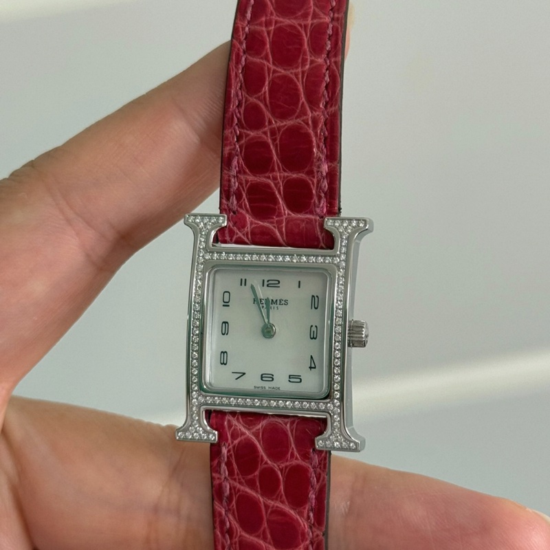 【超低價擁有鱷魚皮‼️富貴逼人✨富婆必備😆】HERMES 愛馬仕 HH1.235 w 047211ww 00 鑽石手錶 原鑲鑽 石英腕表 鰐魚皮錶帶-3