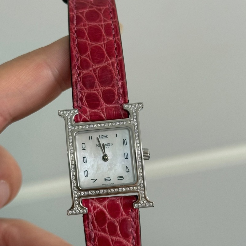 【超低價擁有鱷魚皮‼️富貴逼人✨富婆必備😆】HERMES 愛馬仕 HH1.235 w 047211ww 00 鑽石手錶 原鑲鑽 石英腕表 鰐魚皮錶帶-4