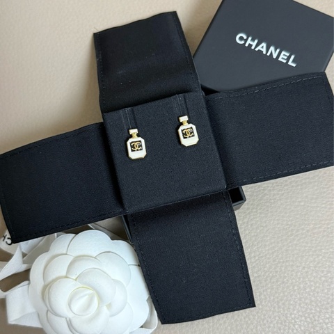 Chanel 香水雙C耳環 黑白
