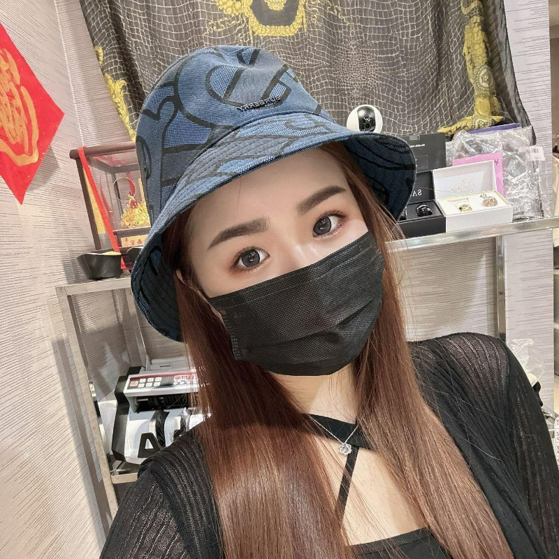 💎Han's house精品服飾💎 BURBERRY TB 格紋 漁夫 帽子 男女可帶 雙面戴 原價13500-0