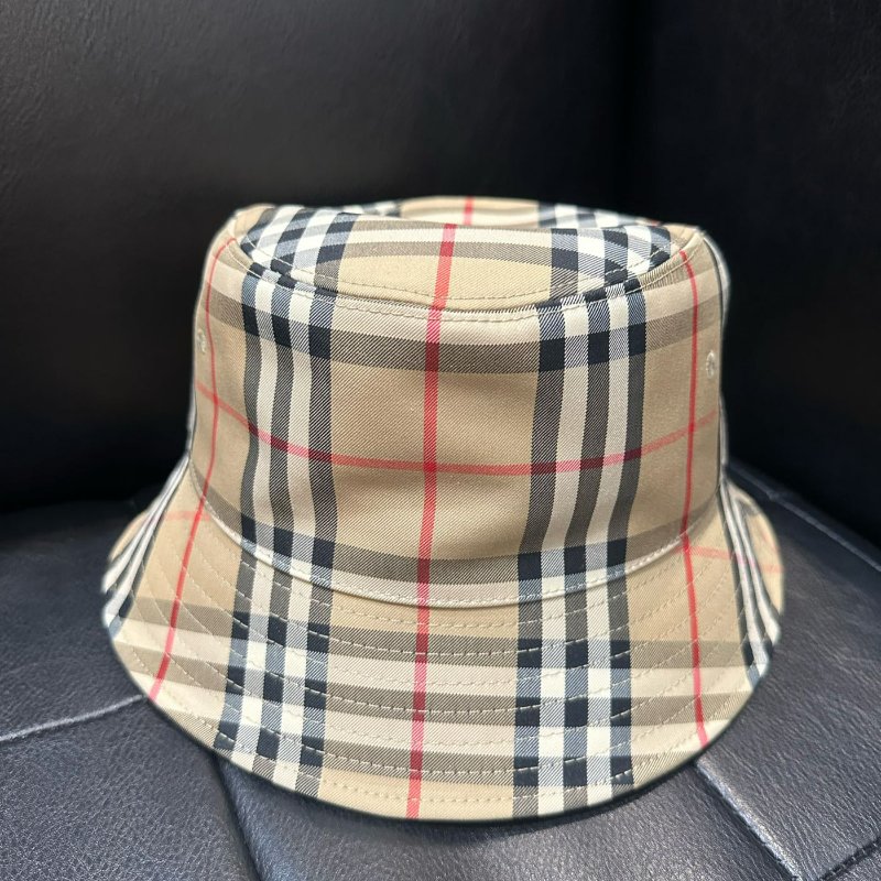 💎Han's house精品服飾💎 BURBERRY TB 格紋 漁夫 帽子 男女可帶 原價12500-0