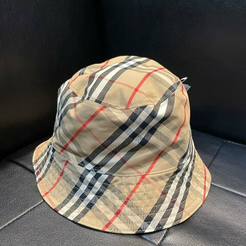 💎Han's house精品服飾💎BURBERRY TB 格紋 漁夫 帽子 雙面用 男女可帶 意大利製 現貨 原價13500