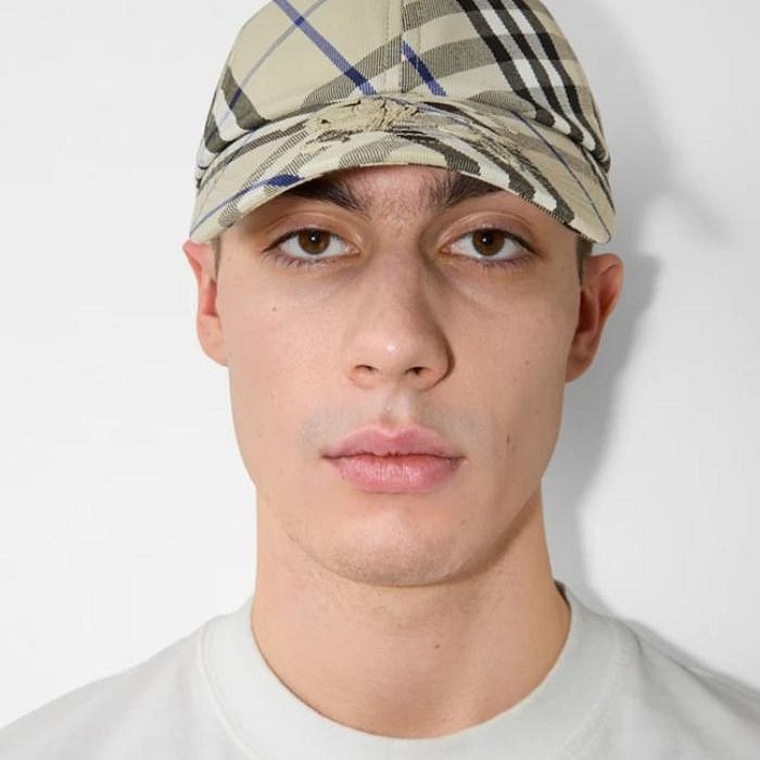 💎Han's house精品服飾💎 BURBERRY 格紋 刺繡 戰馬 騎士 帽子 義大利製 現貨 原價13500-3