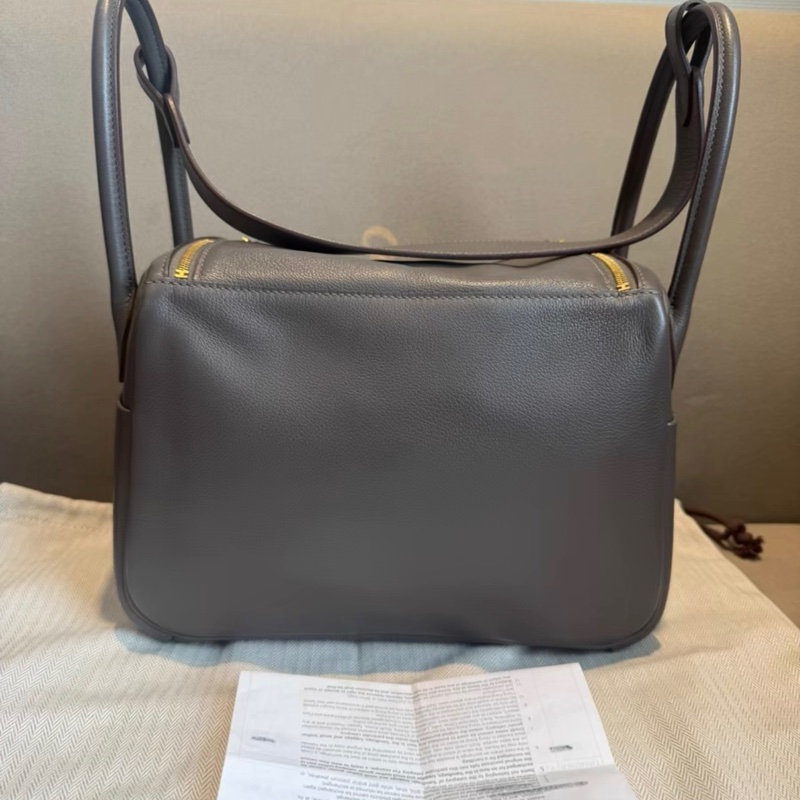 請先確認有貨再拍🩷有購証✨ Hermes愛馬仕 Lindy26 小號單肩包|8F錫器灰+金扣|evercolor皮-1