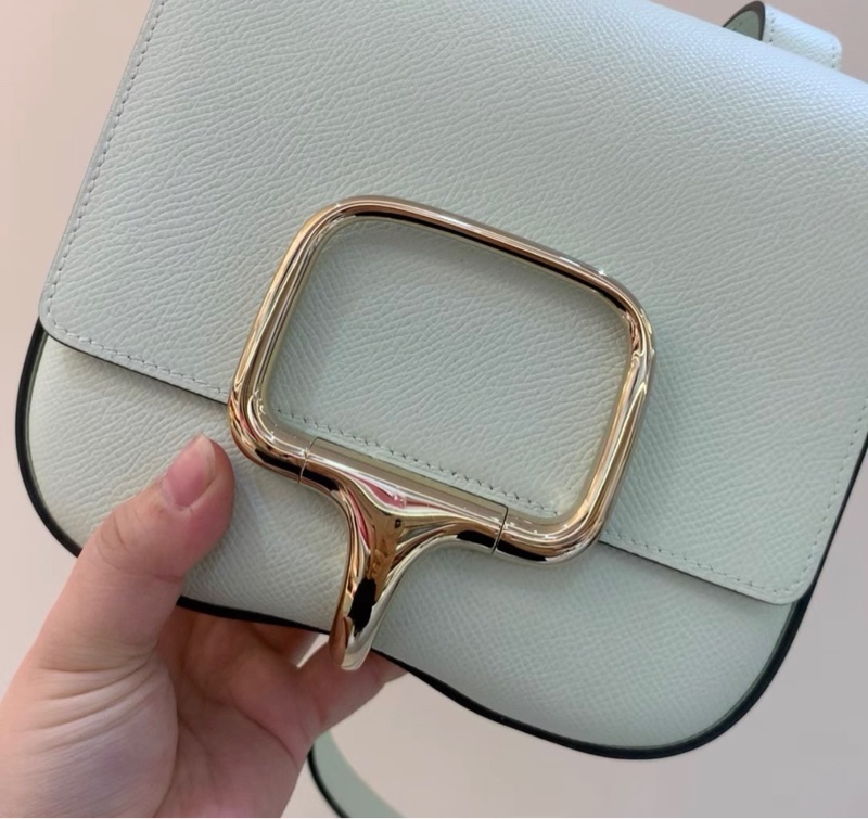 請先確認有貨再拍🩷有購證✨ Hermes愛馬仕 Della氣泡綠金扣屁股包 單肩包 w刻帶票-2