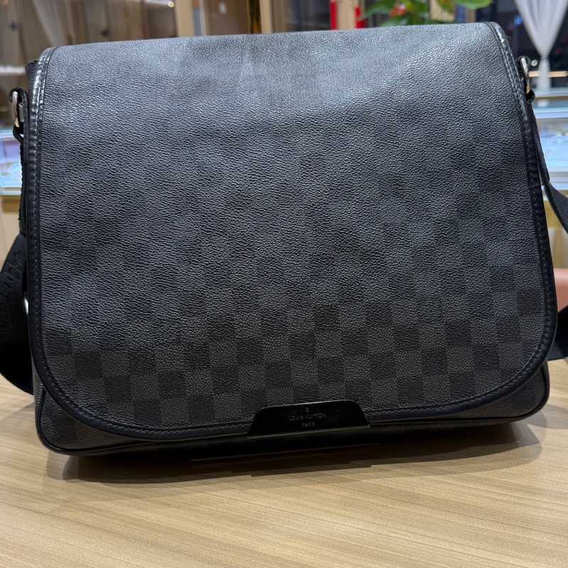 路易威登/Louis Vuitton 底長36，男款公文包，斜挎包有刻字。-0