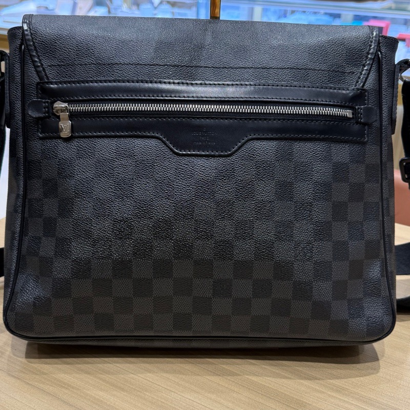 路易威登/Louis Vuitton 底長36，男款公文包，斜挎包有刻字。-1