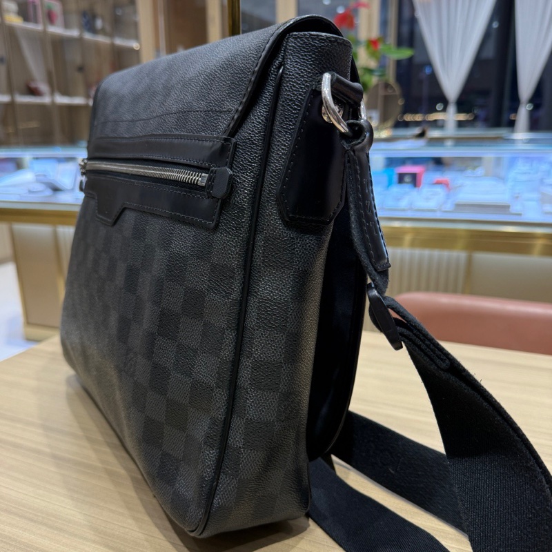 路易威登/Louis Vuitton 底長36，男款公文包，斜挎包有刻字。-2