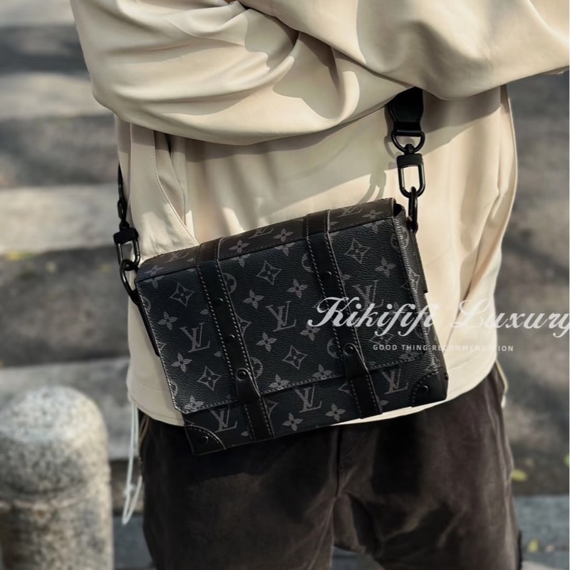 帥翻天😎實用款99新🆕Lv路易威登全黑老花trunk黑武士盒子包郵差包單肩斜挎包-4