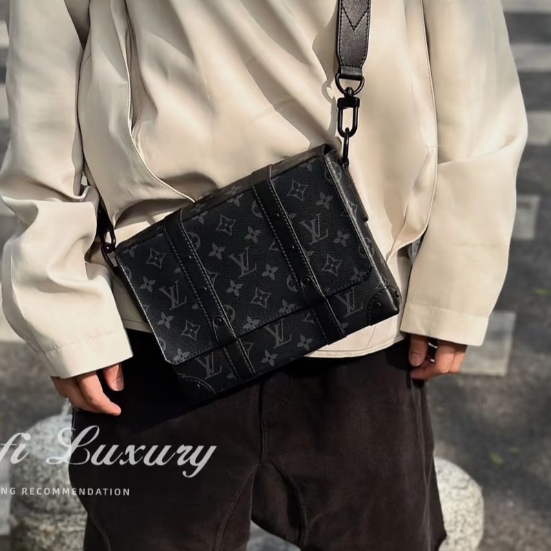 帥翻天😎實用款99新🆕Lv路易威登全黑老花trunk黑武士盒子包郵差包單肩斜挎包-5