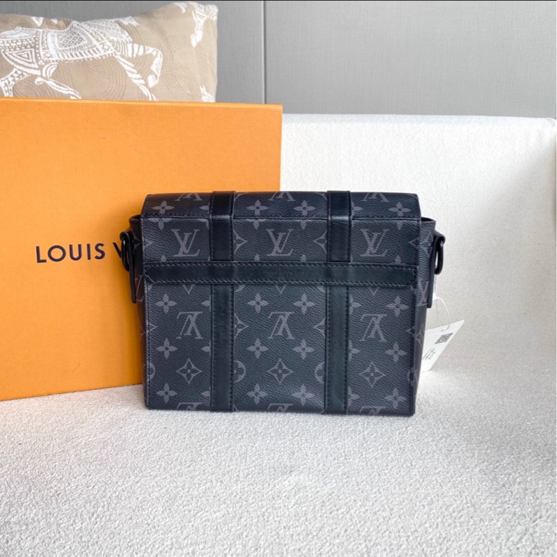 帥翻天😎實用款99新🆕Lv路易威登全黑老花trunk黑武士盒子包郵差包單肩斜挎包-10