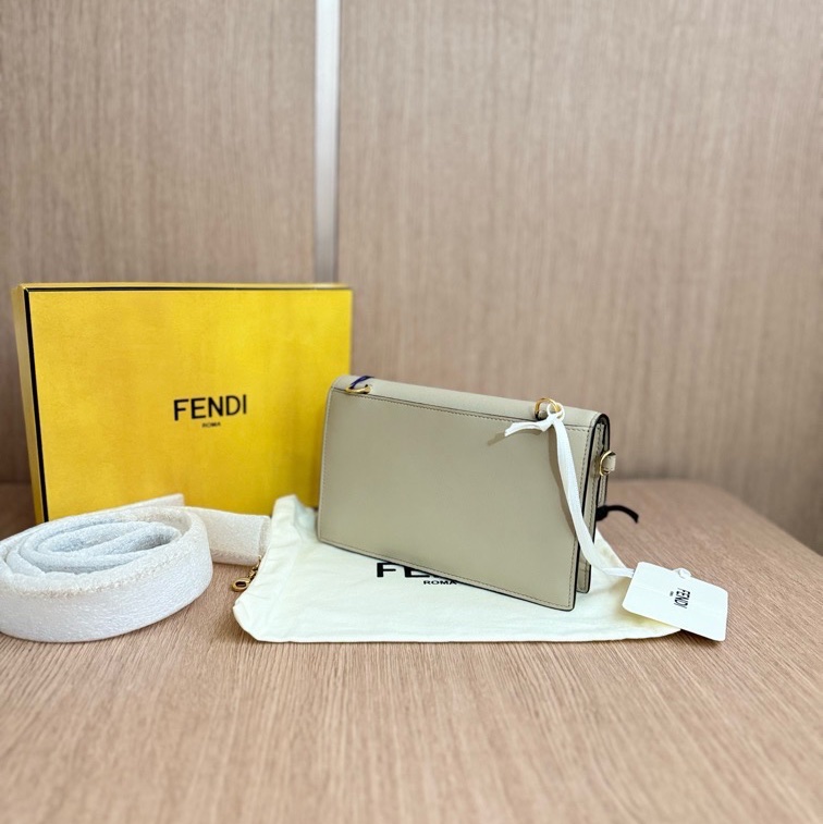 99新芬迪/Fendi 金扣小號斜挎包 尺寸:19×12×3 大象灰 附件盒子塵袋,-5