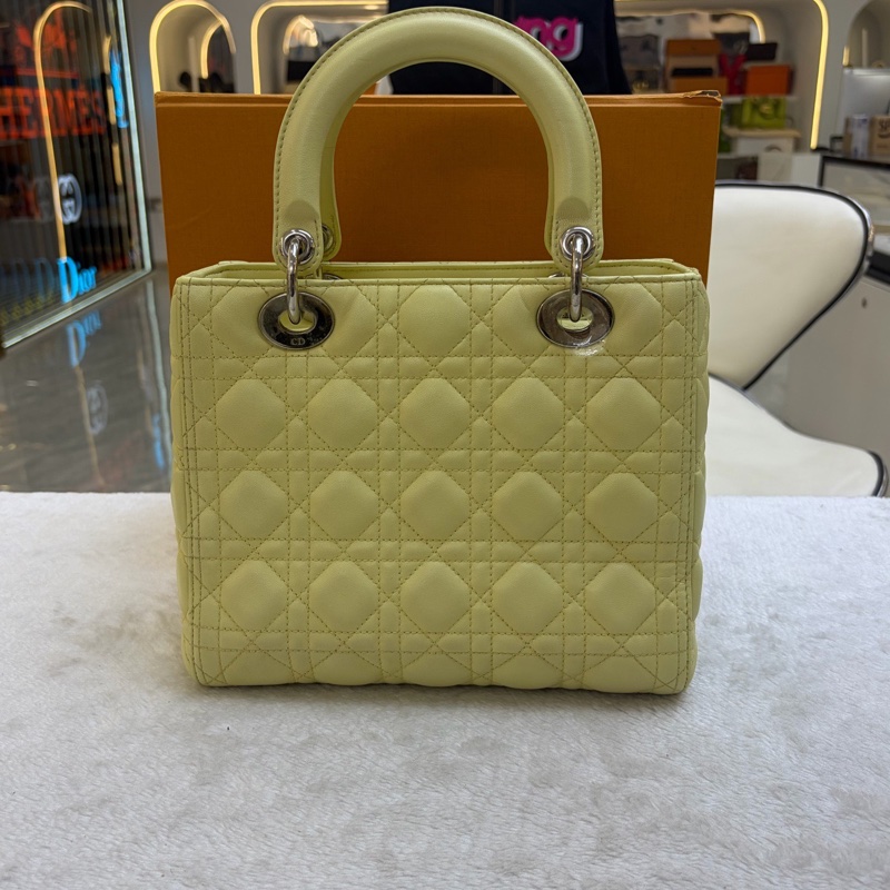 迪奧/Dior 戴妃五格銀扣羊皮小雞黃13年編碼 尺寸:24*20*11-1