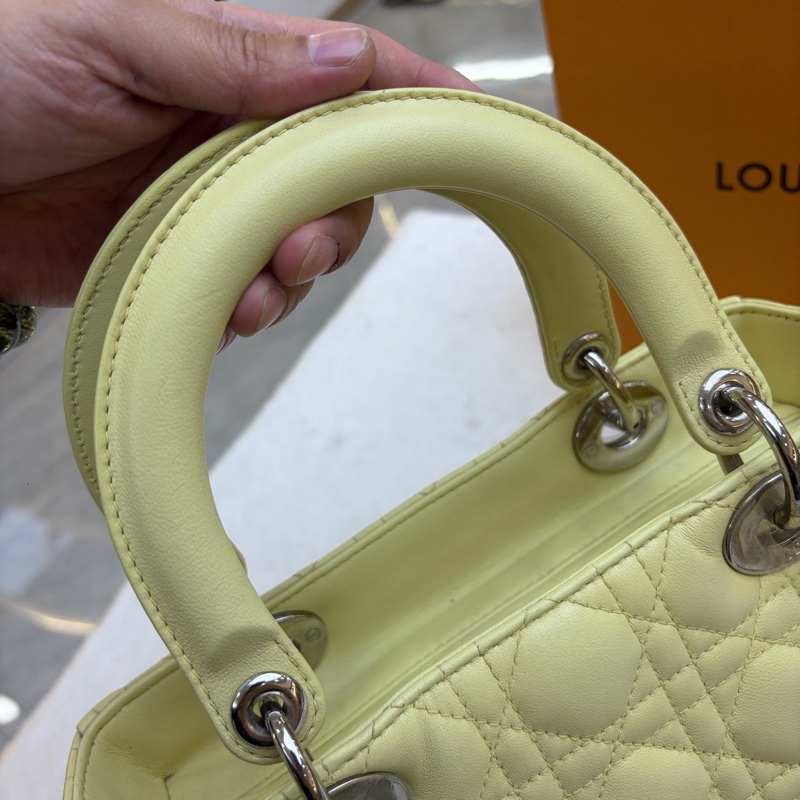 迪奧/Dior 戴妃五格銀扣羊皮小雞黃13年編碼 尺寸:24*20*11-2