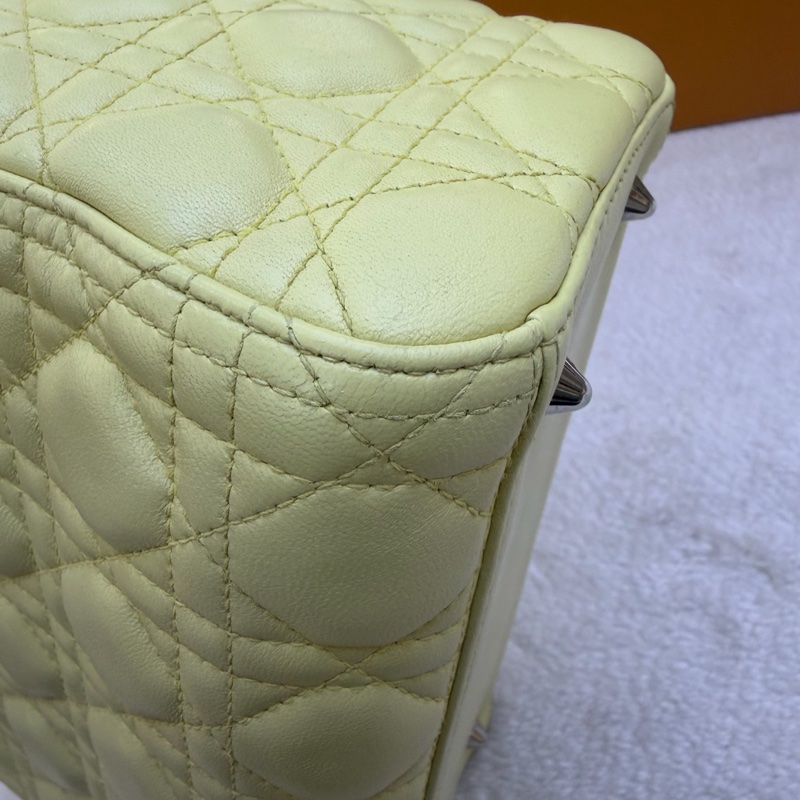 迪奧/Dior 戴妃五格銀扣羊皮小雞黃13年編碼 尺寸:24*20*11-3