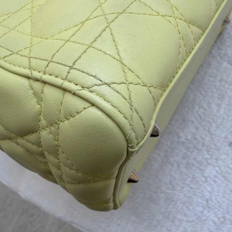 迪奧/Dior 戴妃五格銀扣羊皮小雞黃13年編碼 尺寸:24*20*11-4