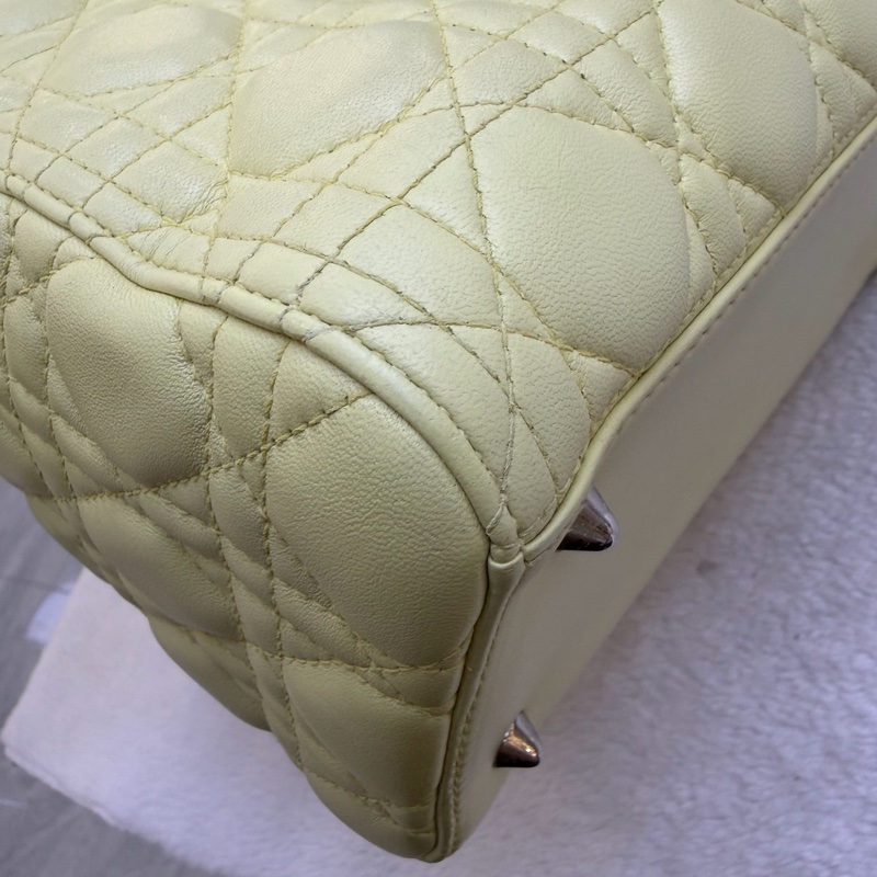 迪奧/Dior 戴妃五格銀扣羊皮小雞黃13年編碼 尺寸:24*20*11-5