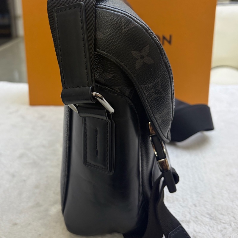 路易威登/Louis Vuitton Voyager黑武士郵差包小號芯片款無破裂-2