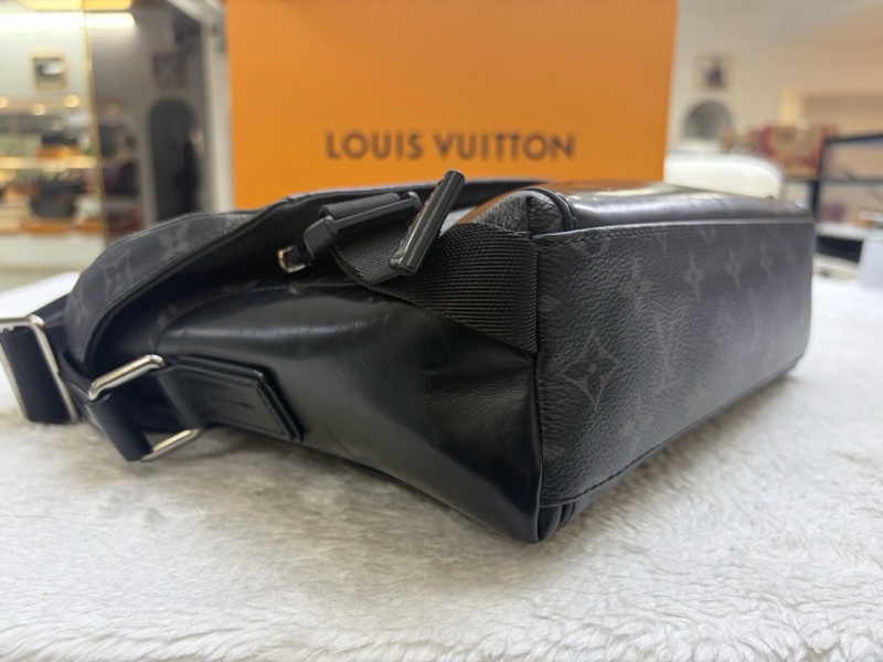 路易威登/Louis Vuitton Voyager黑武士郵差包小號芯片款無破裂-5