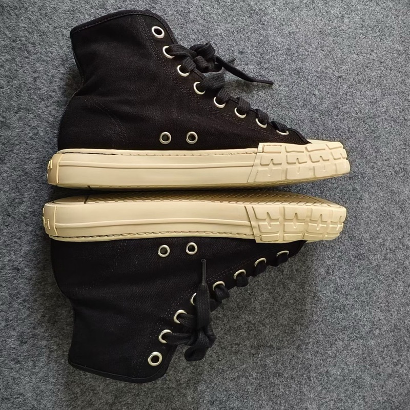 PRADA普拉達三角標logo高幫板鞋  尺碼37碼 無附件-2