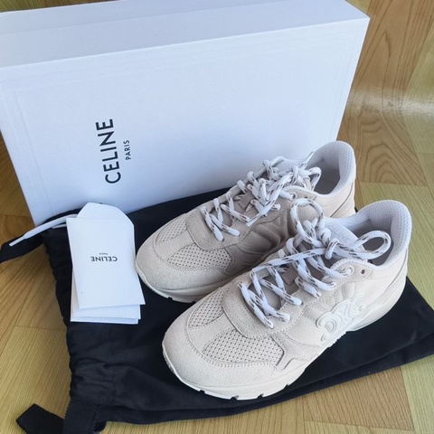 閒置新CELINE賽琳 新款凱旋門Runner 小牛皮 圓頭系帶 低幫 生活休閒鞋 女款 米色 尺碼：37 碼